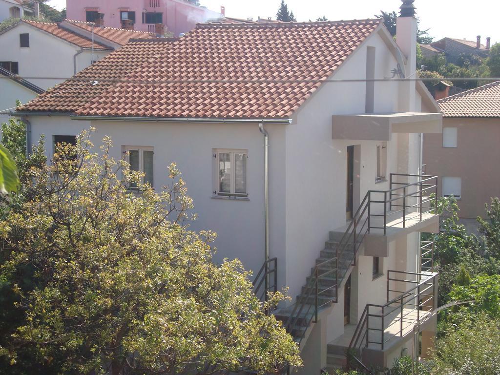 Apartments Marta Krk Town Esterno foto