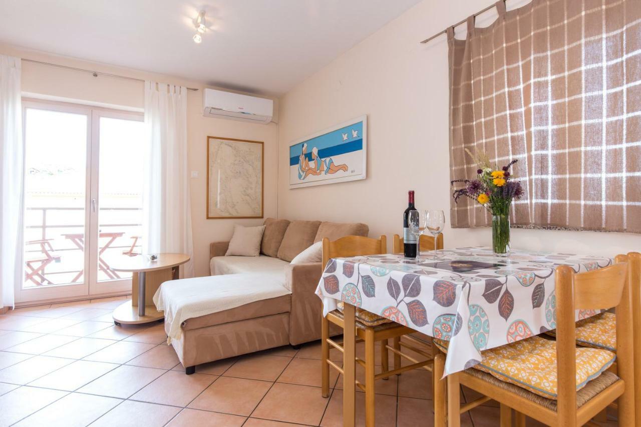 Apartments Marta Krk Town Esterno foto