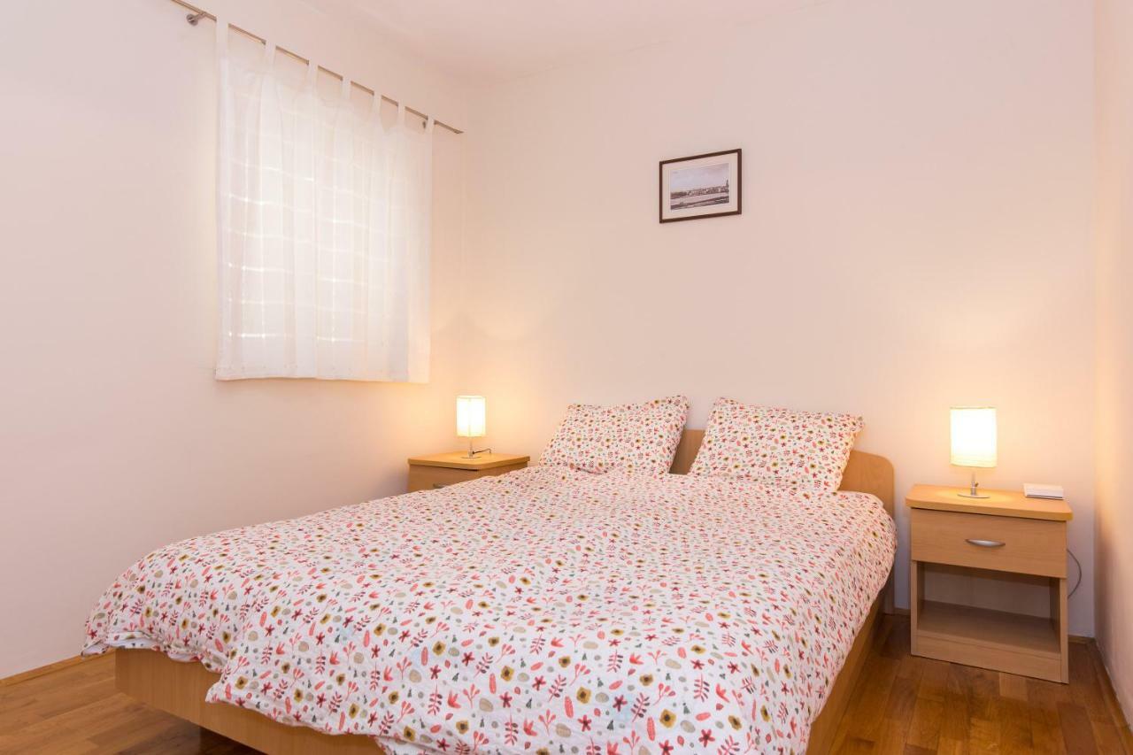 Apartments Marta Krk Town Esterno foto