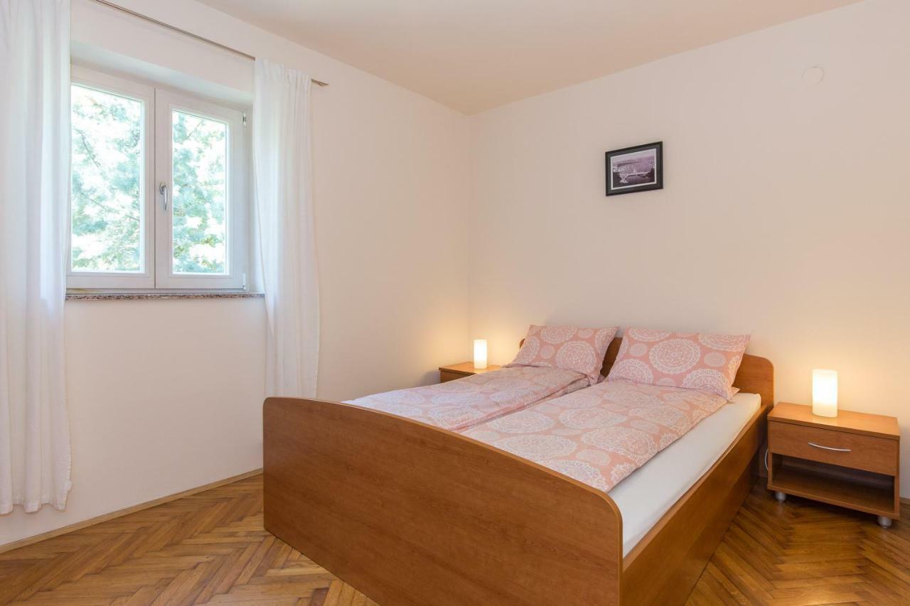 Apartments Marta Krk Town Esterno foto